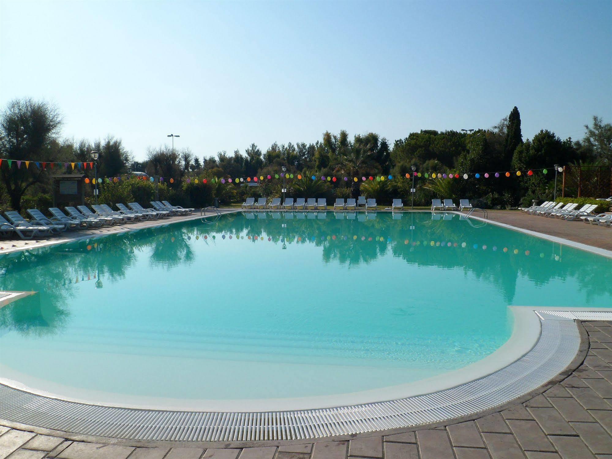 New Camping Le Tamerici Чечина Екстериор снимка